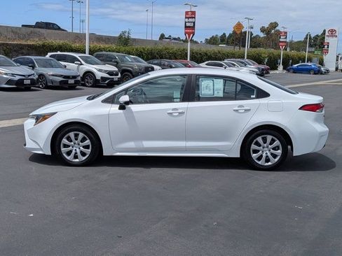 Used 2025 Toyota Corolla LE FWD image 13