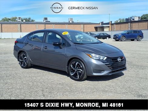 Used 2023 Nissan Versa SR w/ Trunk Package image 1