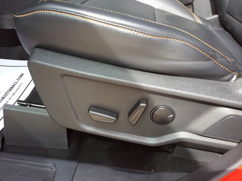 Used 2023 Ford Bronco Badlands image 8