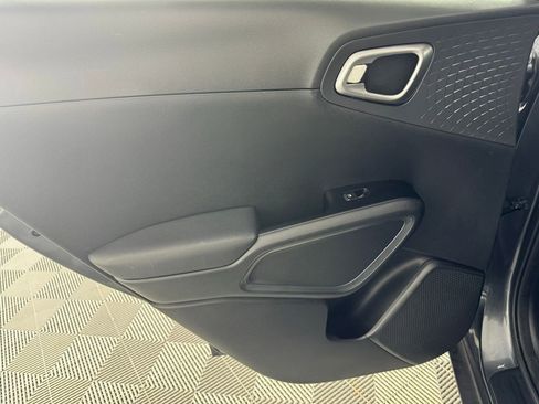 Used 2021 Kia Soul S image 26