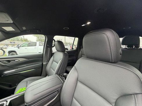 Used 2026 Chevrolet Traverse LT AWD/4WD image 30