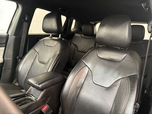 Used 2023 Jeep Compass Limited image 13