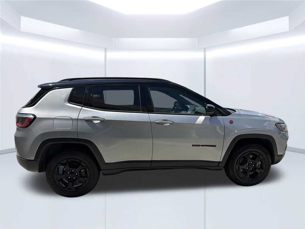 Used 2023 Jeep Compass Trailhawk AWD/4WD image 8