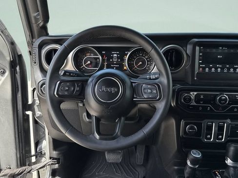 Used 2023 Jeep Wrangler Sport AWD/4WD image 17