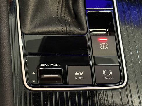 Certified 2026 Toyota Sienna XLE Woodland Edition AWD/4WD image 17