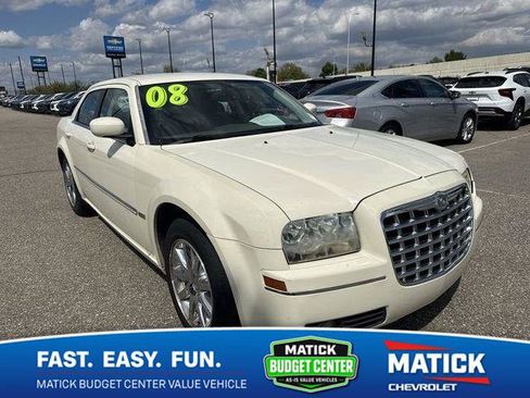 Used 2008 Chrysler 300 Touring RWD image 1
