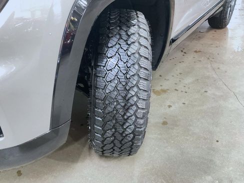 New 2026 GMC Terrain AT4 w/ Technology Package II AWD/4WD image 23