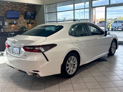 Used 2024 Toyota Camry SE FWD image 12