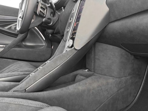 New 2026 McLaren 750S image 28