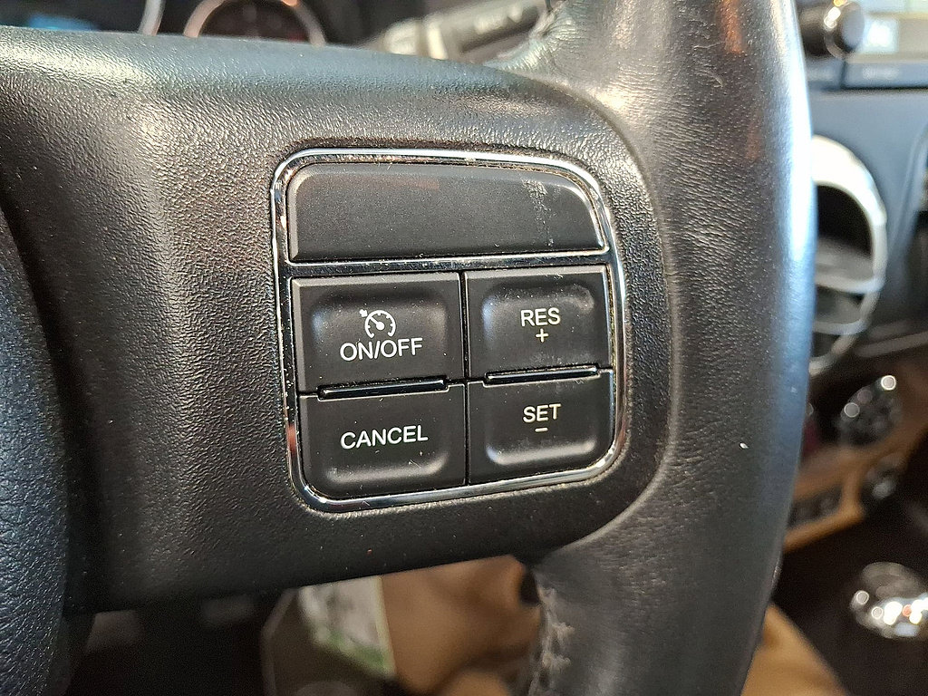 Used 2014 Jeep Wrangler Sahara w/ Dual Top Group AWD/4WD image 24