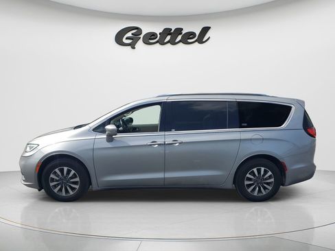 Used 2021 Chrysler Pacifica Touring-L FWD image 8