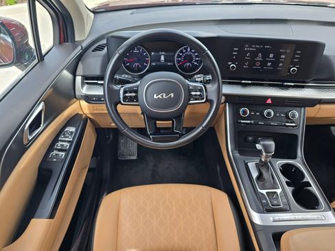 Used 2024 Kia Carnival LX FWD image 13