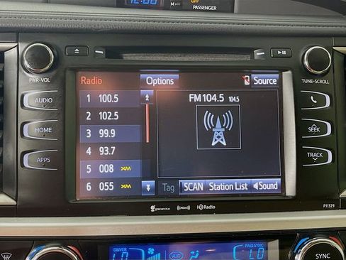 Used 2017 Toyota Highlander Plus AWD/4WD image 15
