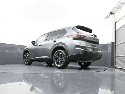 Certified 2026 Nissan Rogue SV AWD/4WD image 45