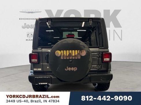 Used 2018 Jeep Wrangler Sport AWD/4WD image 4
