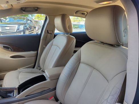 Used 2010 Buick LaCrosse CXL image 11