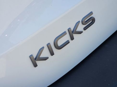 New 2026 Nissan Kicks SV image 8