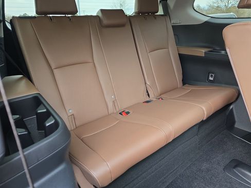 Certified 2025 Toyota Grand Highlander AWD image 12