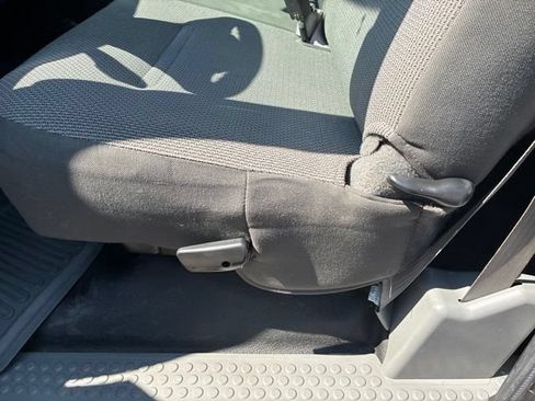 Used 2005 Ford F250 XL RWD image 12