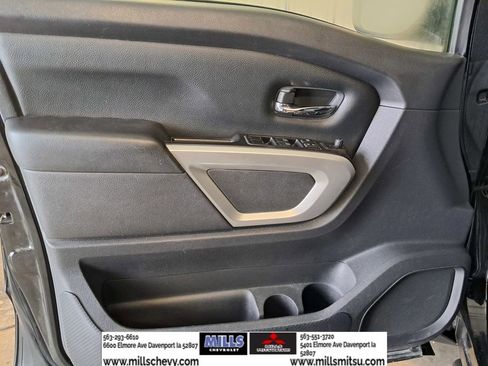 Used 2021 Nissan Titan SV w/ SV Convenience Package image 9