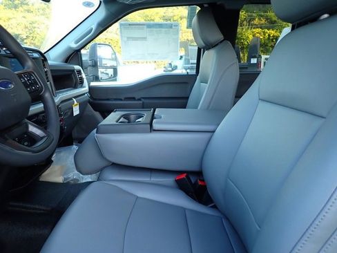 New 2024 Ford F550 4x4 SuperCab Super Duty image 14