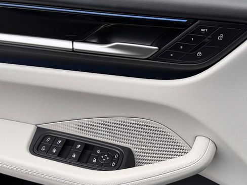 Certified 2025 Porsche Macan 4 Electric image 14