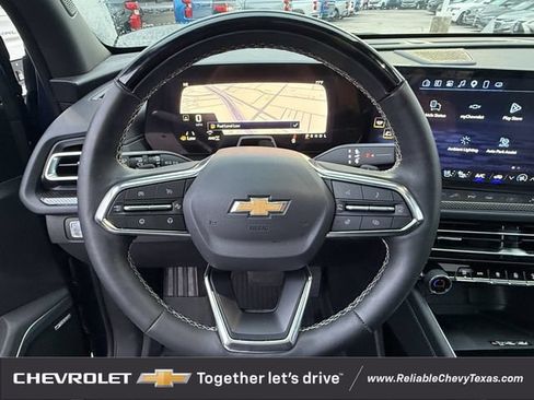 Used 2025 Chevrolet Traverse High Country AWD/4WD image 13
