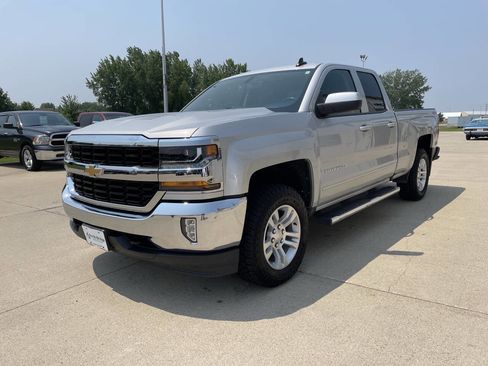 Used 2018 Chevrolet Silverado 1500 LT w/ All Star Edition image 2