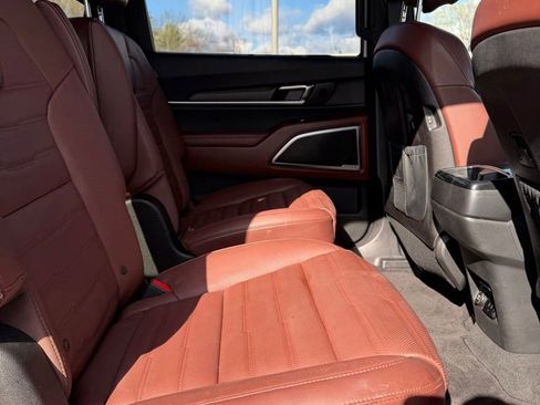 Used 2024 Kia Telluride SX Prestige AWD/4WD image 10