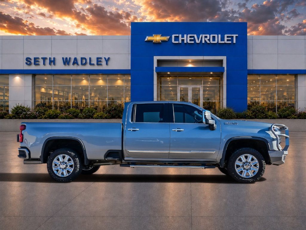 Used 2024 Chevrolet Silverado 3500 High Country w/ Technology Package AWD/4WD image 8