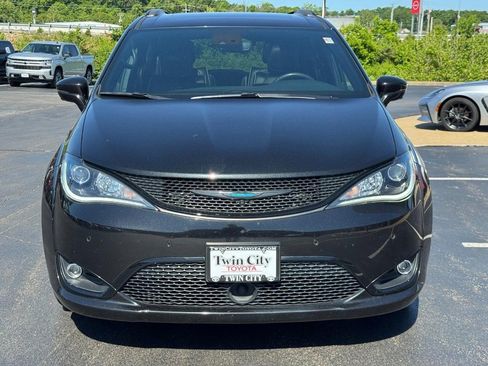 Used 2020 Chrysler Pacifica Limited w/ Advanced Safetytec Group FWD image 9