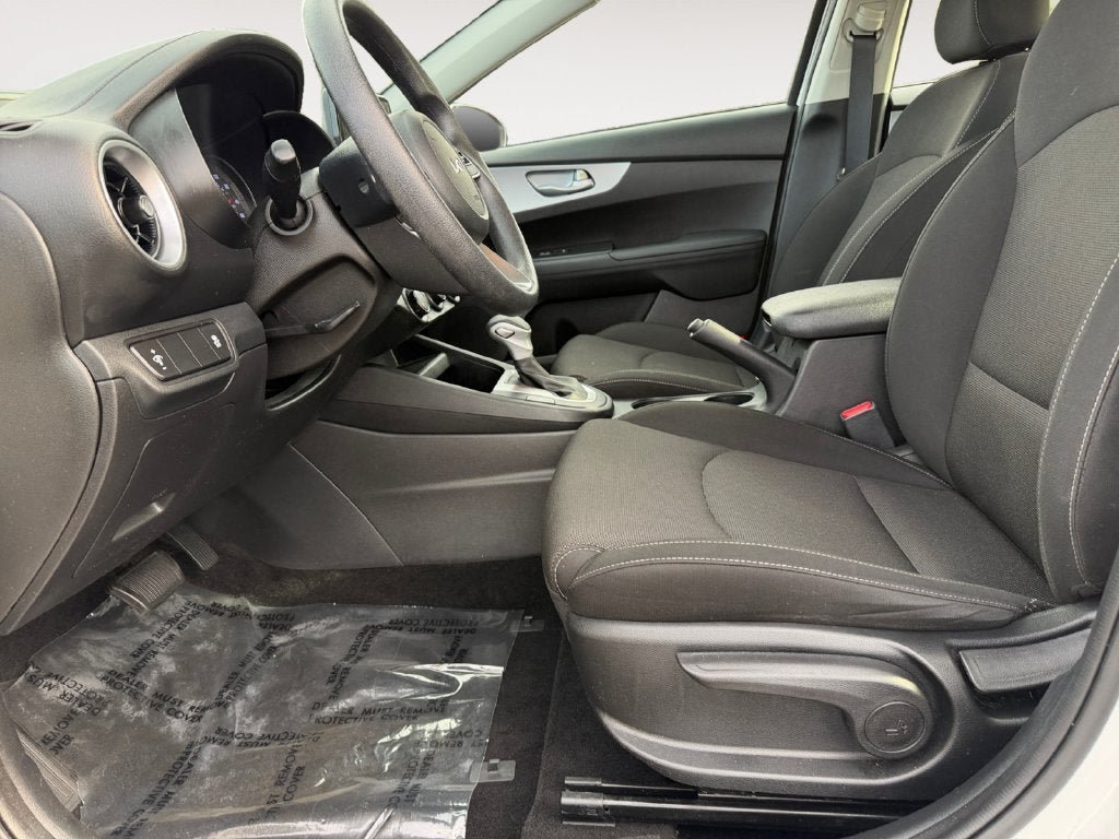 Used 2023 Kia Forte LXS FWD image 7