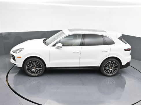 Used 2022 Porsche Cayenne image 39