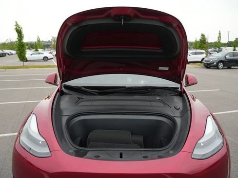 Used 2024 Tesla Model Y Long Range AWD/4WD image 26