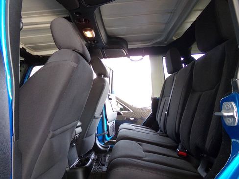 Used 2015 Jeep Wrangler Unlimited Sport AWD/4WD image 23