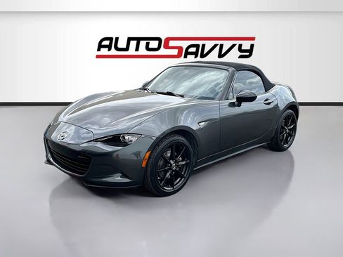 Used 2019 MAZDA MX-5 Miata Club RWD image 3