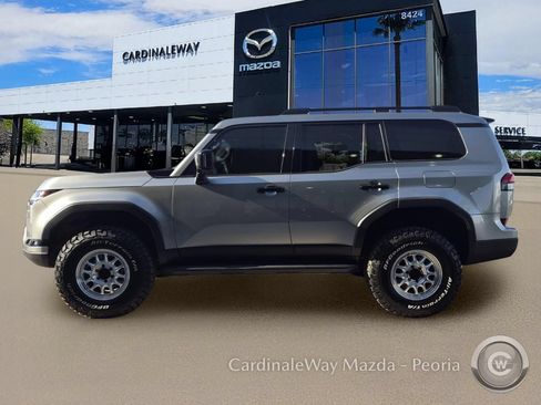 Used 2025 Lexus GX 550 AWD/4WD image 3