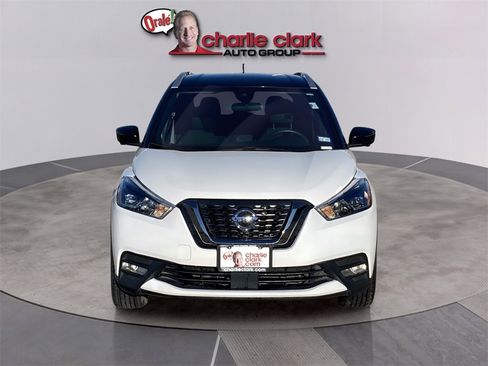 Used 2020 Nissan Kicks SR image 9