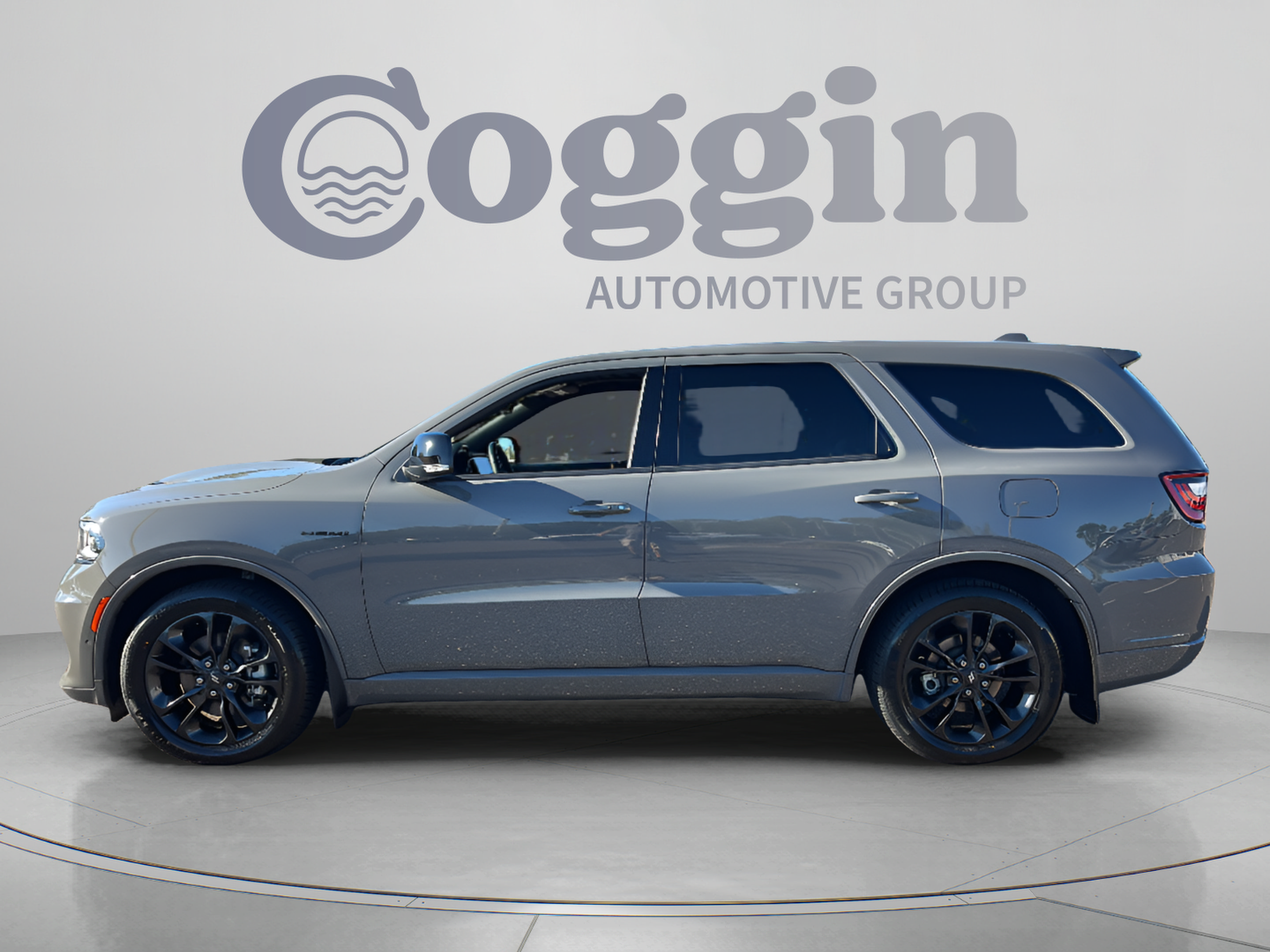 Used 2022 Dodge Durango R/T w/ Blacktop Package AWD/4WD image 2