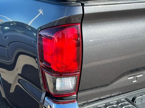 Used 2020 Toyota Tacoma SR5 RWD image 20