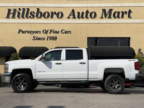 Used 2015 Chevrolet Silverado 2500 W/T w/ WT Convenience Package AWD/4WD image 3