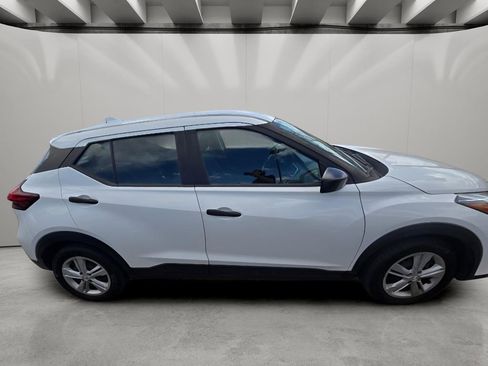 Used 2023 Nissan Kicks S image 11