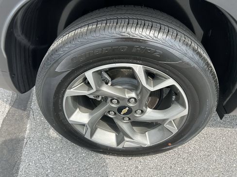 Used 2025 Chevrolet Trax LT w/ Driver Confidence Package FWD image 9