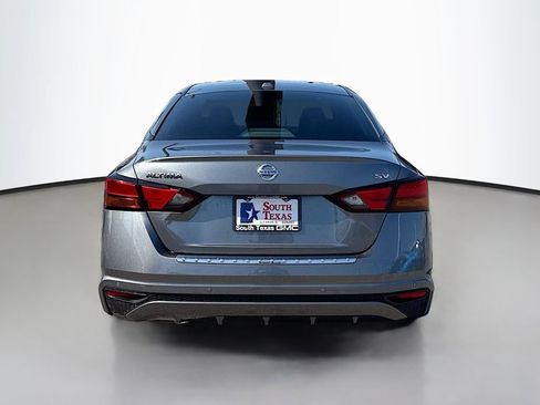 Used 2022 Nissan Altima 2.5 SV FWD image 6