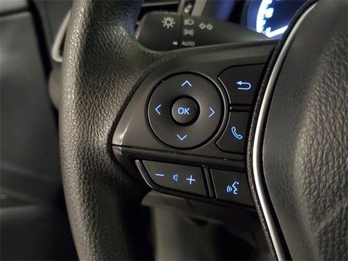 Used 2019 Toyota Camry LE image 21