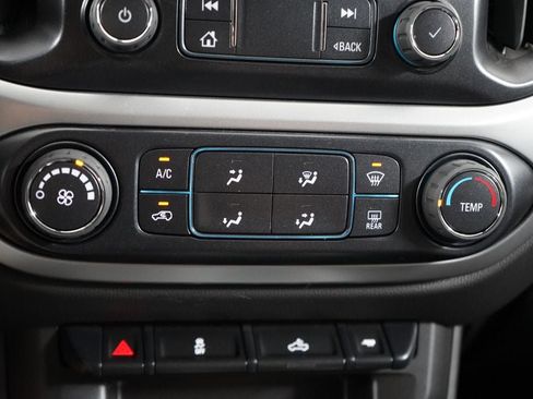 Used 2022 Chevrolet Colorado LT w/ LT Convenience Package AWD/4WD image 17