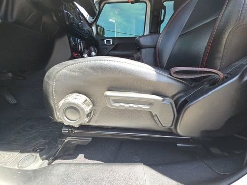 Used 2020 Jeep Gladiator Rubicon image 22