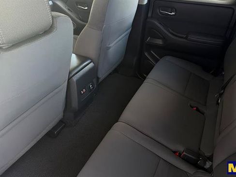 Used 2022 Nissan Frontier SV RWD image 14