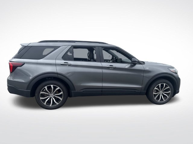 Certified 2026 Ford Explorer ST-Line AWD/4WD image 9
