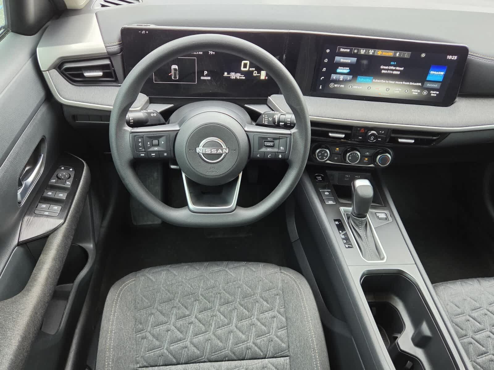 Used 2025 Nissan Kicks SV FWD image 5
